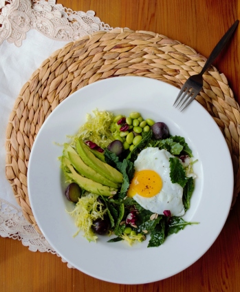 kale salad with fried egg
