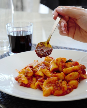 Bolognese sauce, pasta